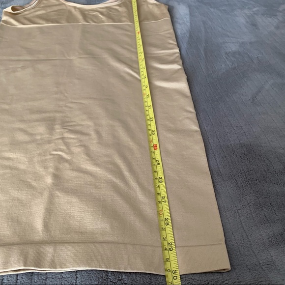 ✨3 for $25✨ FIT shapewear slip - Picture 3 of 7